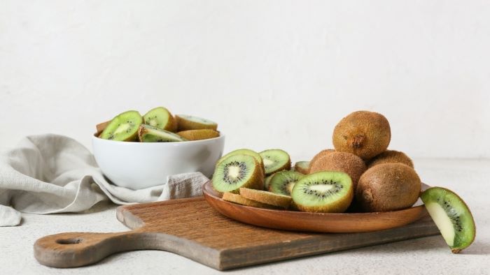 can-dogs-eat-kiwi-fruit-is-kiwi-safe-for-dogs-wewantdogs
