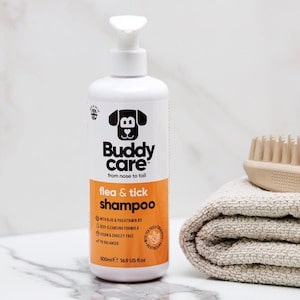 Flea & Tick Dog Shampoo by Buddycare